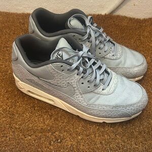 Nike Air Max 90 Premium Wolf Grey croc Print